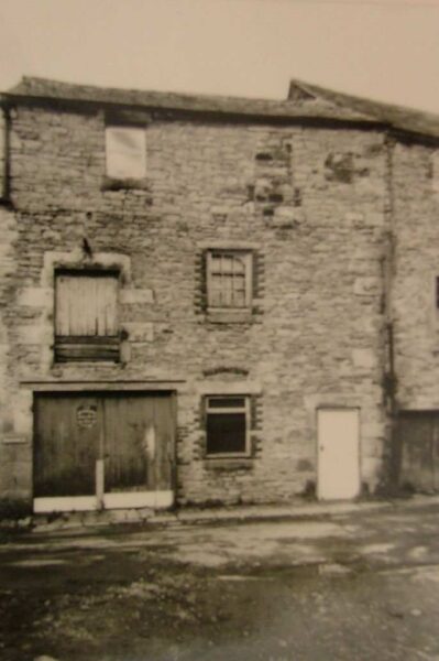 Whartons Woollen Mill prior to its conversion to housing in 1982