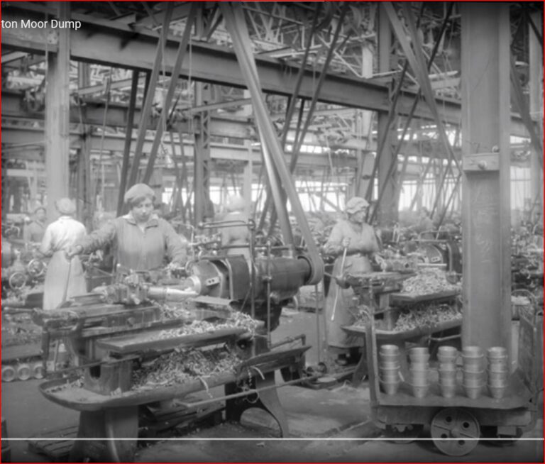 Women making munitions WW2